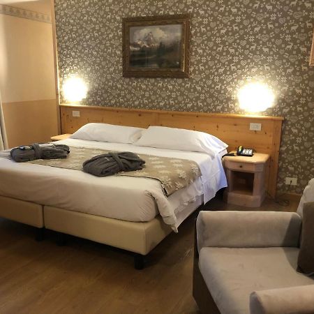 Hotel Edelweiss 3 Stelle Superior Breuil-Cervinia Exterior photo